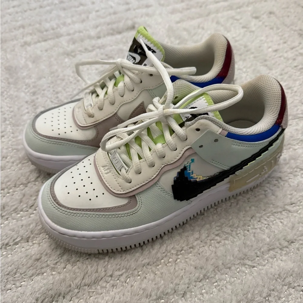 Air Force 1 Shadow SE Pixel Swoosh Barely Green CV8480-300 - Size Women’s 7 - Picture 4 of 4